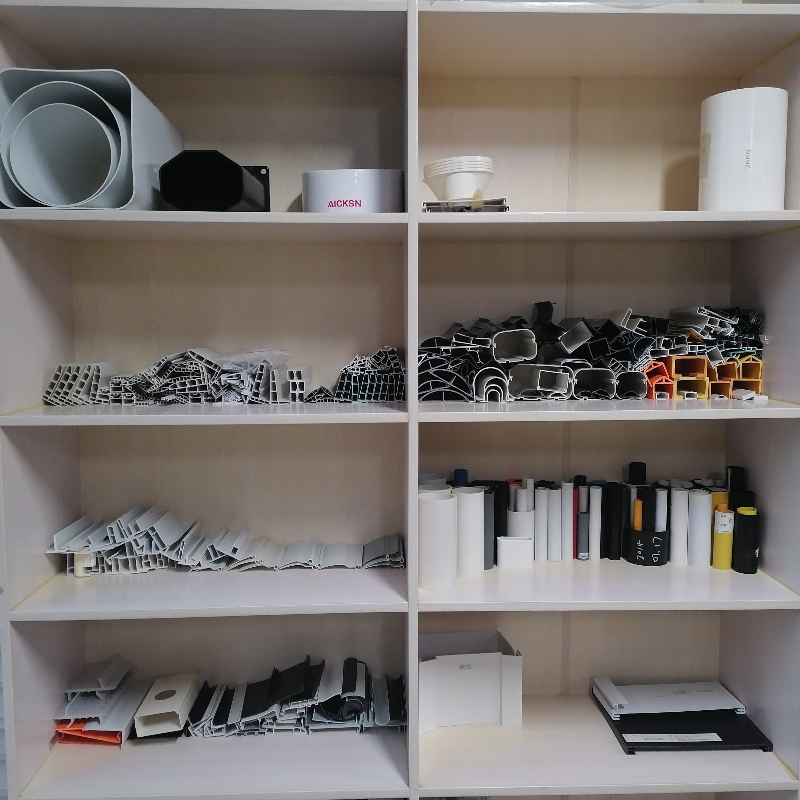 Какъв ефект има титановият диоксид върху метеорологичната устойчивост на профилираните материали