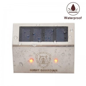 Соларно захранвано RED eye pro LED wove Predator детеrrent Light