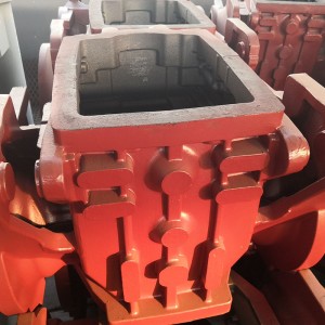 Голям корпус на скоростната кутия на трактора