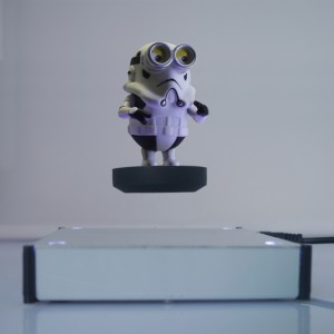 Окачени обеци Кристални часовници Очила Гривна Грег Слънчеви очила Бижута пръстени Плаващи магнитни левитации Показване на тава