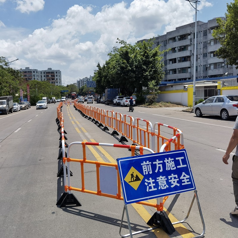 PVC пластмасови съоръжения за безопасност ограда, изолационна бариера на строежа, пътни бариери от Китай Производител