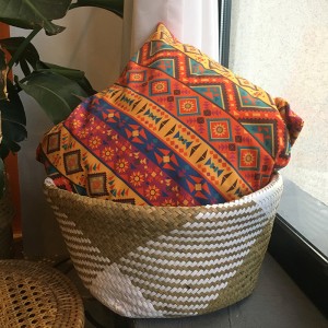 Тъкани кошница за корема на морето
