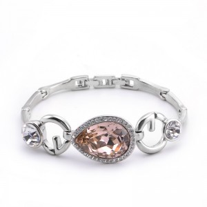 Австрийската гривна с кристално сърце