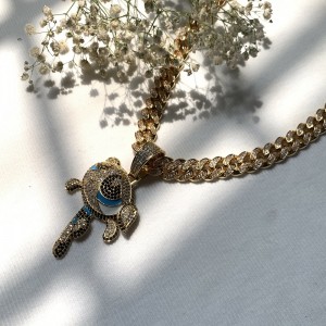 Твърда летяща полицайка циркон висулка