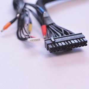 Тел сбруя на лично компютърно захранване