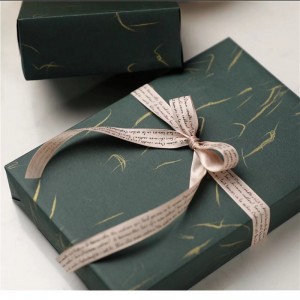 CMYK печат хартиена вестници занаятчийска хартия по поръчка хартия за опаковане на хартия за сватба или парти за подаръци