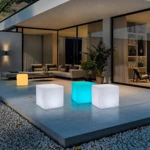 LED LUMINIONE Cube Light Creative Outdoor Waterpon Stool KTV Square Bar Bar Stool Концерт за разположение на атмосферата