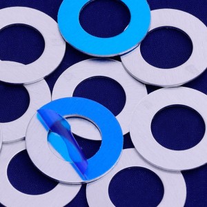 Метални щамповани бижута