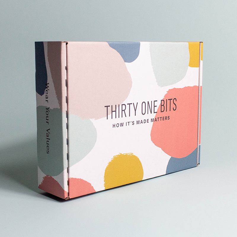 Двустранна розова кутия за самолет квадрат Експреси Тениска Тениска Кутия за опаковане на многоразмер цветна кутия гофрирана ку...