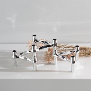 Триъгълна свещник