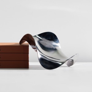 Сребърна вълнообразна тава