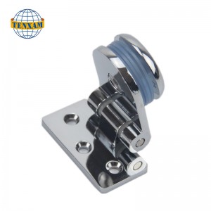 Кръгла панта на мъниста срещу стената