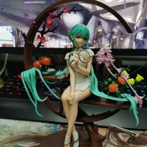 Yun Xiang She Beautiful Girl First Tone Shaohua cheongsam Първи тон 1/7 Седнала ръка DO Бъдещ модел на висулка