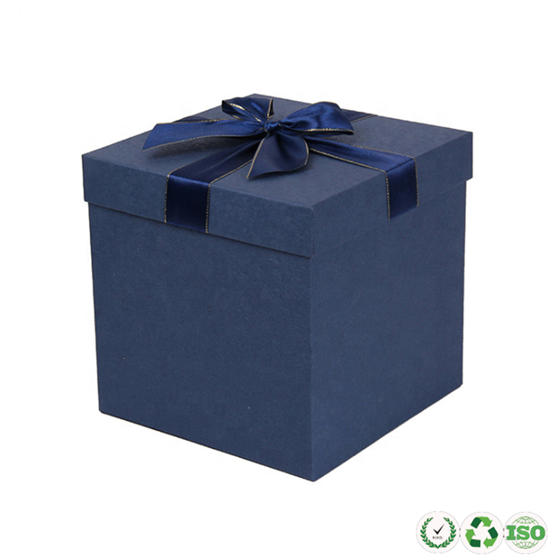 Персонализирана подаръчна кутия за рециклирана занаятчийска хартия