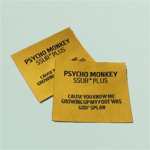 Маркери с етикет с цветни дрехи