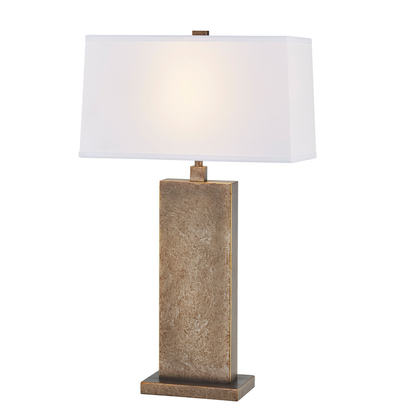 Декоративна антична желязна лампа за маса при влизане на обществено пространство