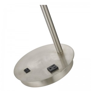 Корбел настолна лампа с четка никел покритие, на/off рокер превключвател и удобен изход в стаята