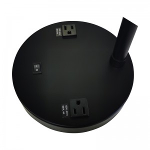 Две настолна лампа с черно и светло жълто покритие, на/off рокер превключвател и два удобни търговски обекта в стаята