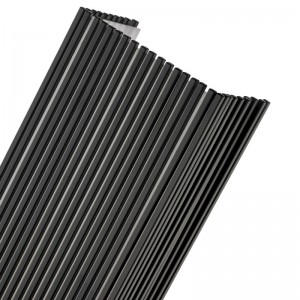 Hampton Inn Hotel Metal Wall Sconce с матов черно покритие и акрилен дифузьор вътре в хотел Типични коридори на пода