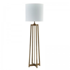 Диван на хотел Hyatt до подова лампа с антично златно покритие в стаята