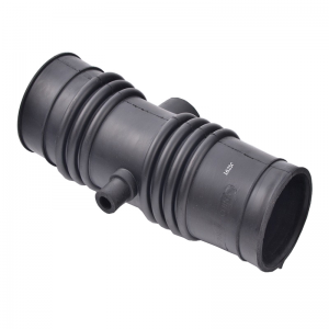 Универсален маркуч за всмукване на въздух на черния автомобил