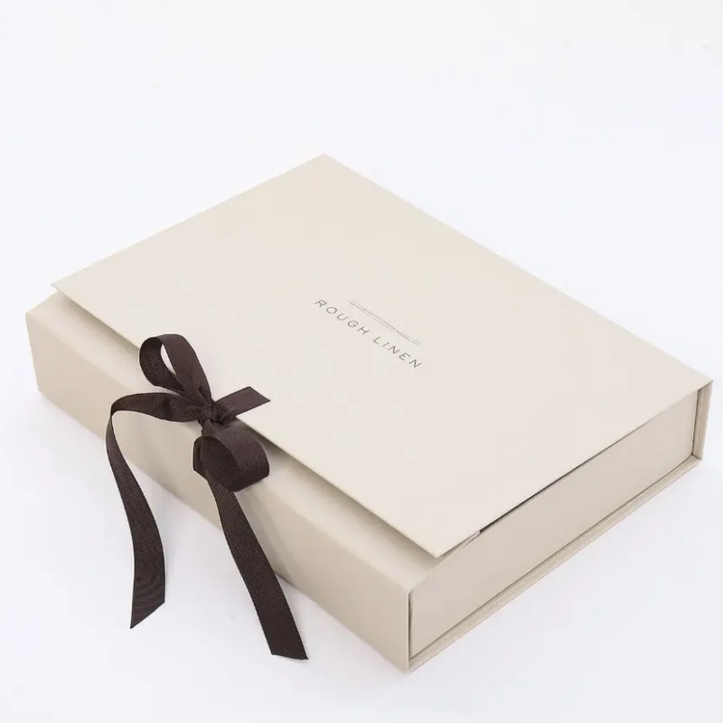 Персонализирана подаръчна кутия за книга