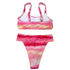 Розово-розов градиент с широки комфортни плисета на рамото