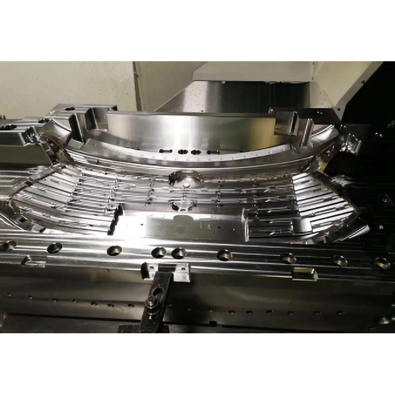 Калъп за автомобилна решетка