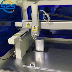 Вертикална машина за разпръскване на LED светлина