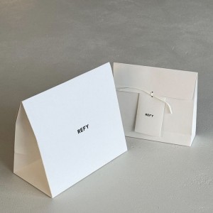 Луксозен минималистичен триъгълник