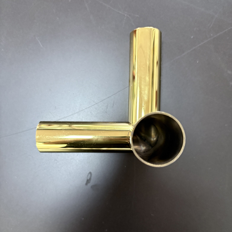 Злато от неръждаема стомана Zotye Gold Triangular Three-орнамент на куха стойка