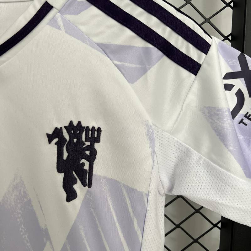 25/26 деца m-U далеч размер: 16-28